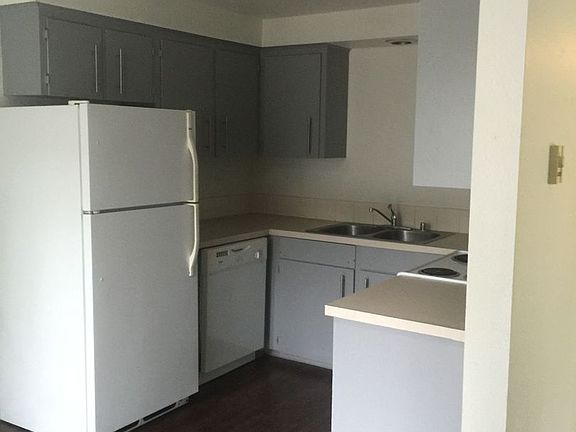 3rd image of 3408 E 18th St #3401-8