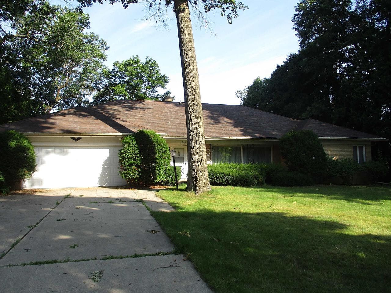 818 Lake Shore Drive, Beaver Dam, WI 53916 Zillow