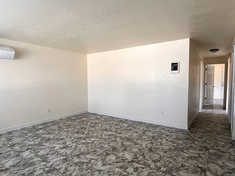 260 Hobbs St — Photo 3