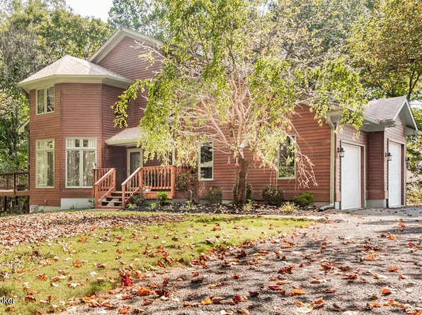 2724 Flat Rock Rd, Louisville, KY 40245