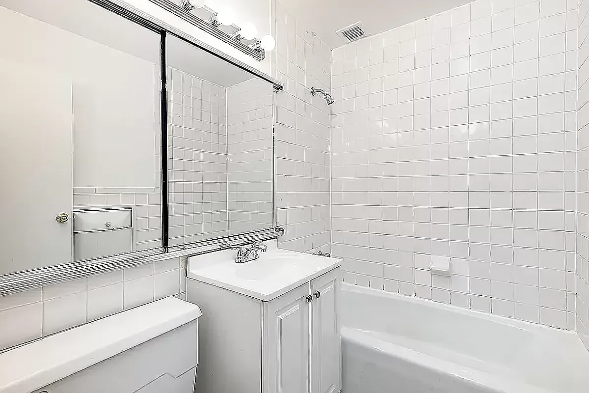 154 West 70th Street — Photo 3