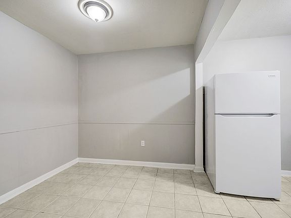 5th image of 2202 Park St APT 12