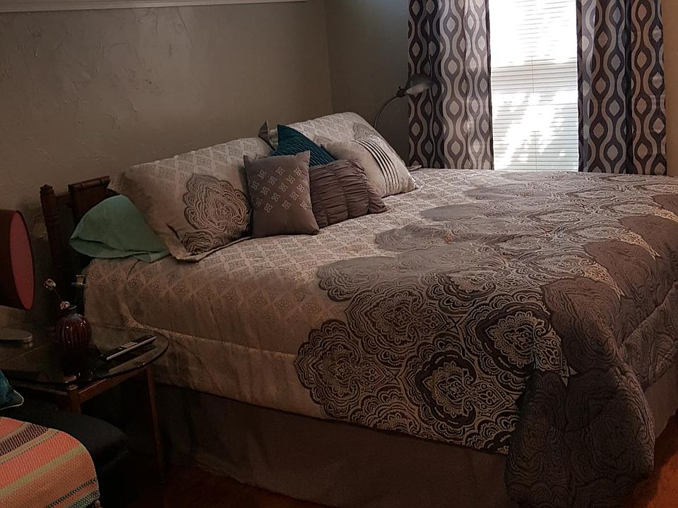 1st image of 3422 Denver Ave