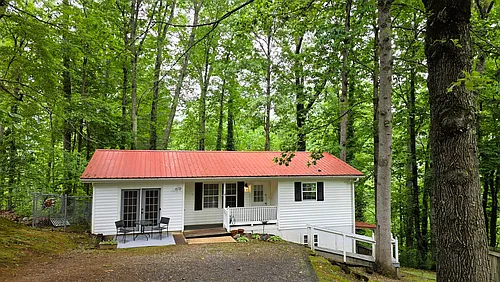 90 Taylor Ave Photo 1