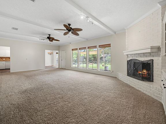 3rd image of 1307 Creek Hollow Dr