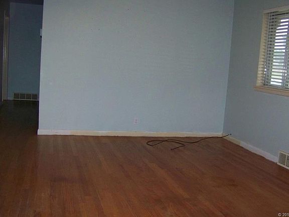 5th image of 1714 Louise Dr