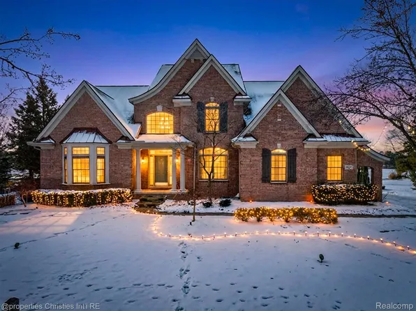 45653 Tournament Dr, Northville, MI 48168