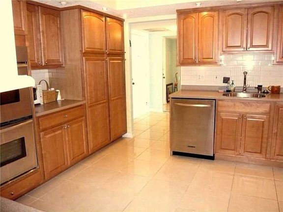 4th image of 2812 N 46th Ave APT 670G