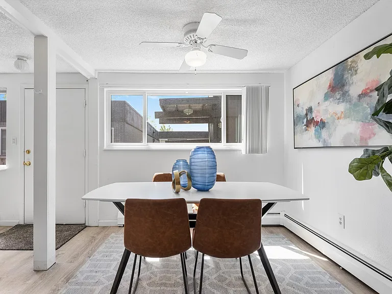 Mohawk Green Apartments — Photo 8