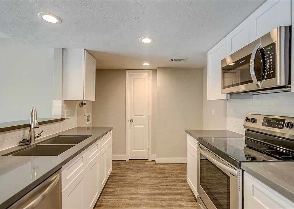 1st image of 12633 Memorial Dr APT 132