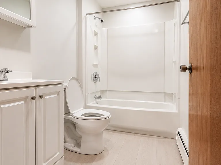 61 N Linwood Ave #1B — Photo 6