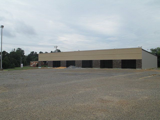 1st image of 1230 E Dixon Blvd