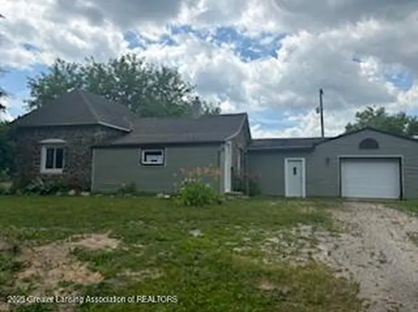 8425 N Holland Rd, Six Lakes, MI 48886