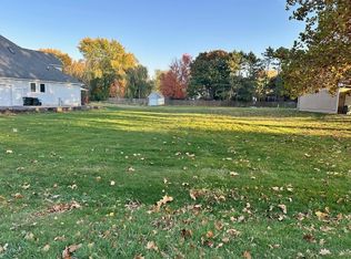 876 Holiday Dr, Sandwich, IL