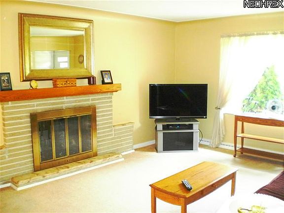 5th image of 325 Mansell Dr