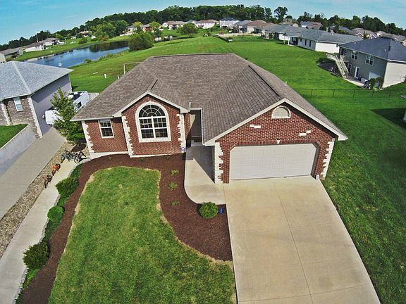2nd image of 615 N Greenway Dr