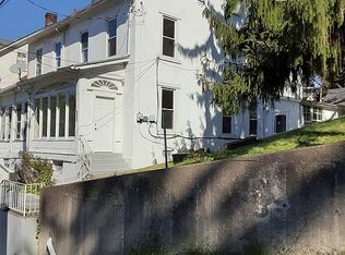 911 Vernon St, Bethlehem, PA 18015