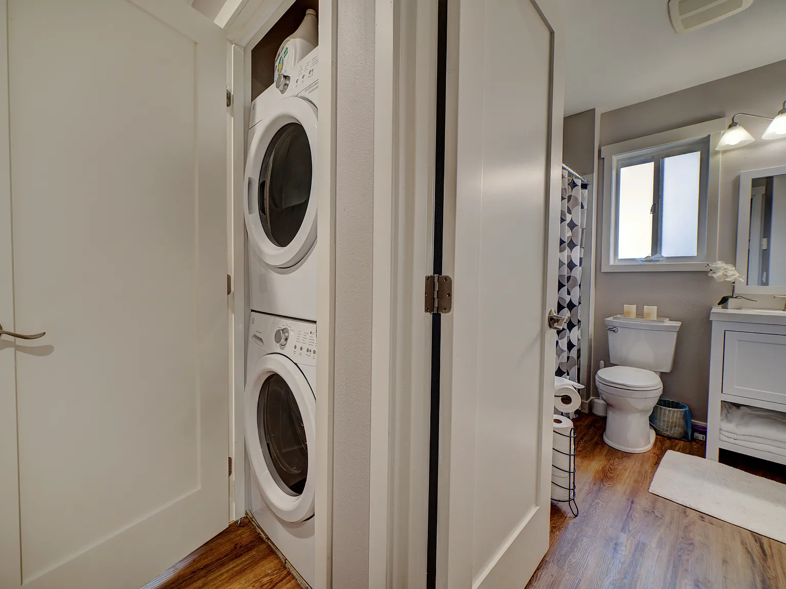 2 bed, 2.5 bath, 1060 sqft, $2,400 — Photo 4