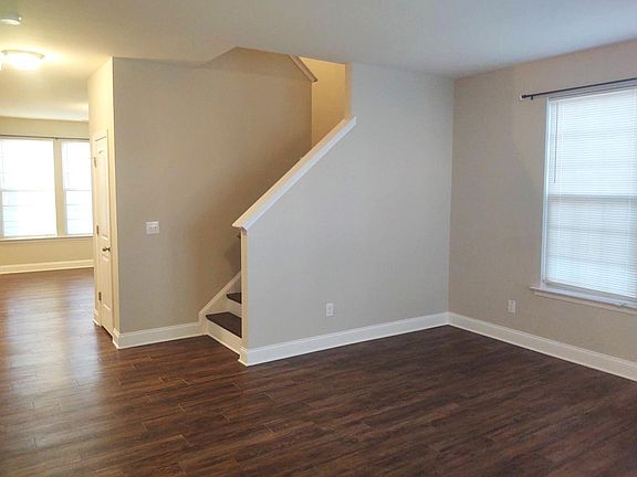 5th image of 80 Hawksbill Dr