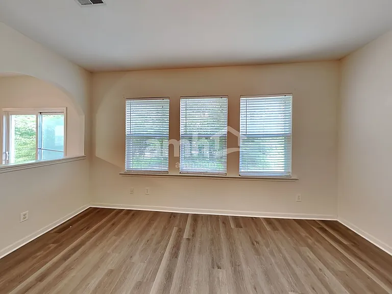 1637 Bradmere Ln — Photo 7