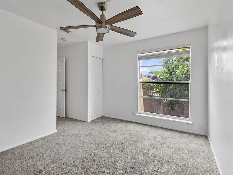 3502 Gardens East Dr #B — Photo 52