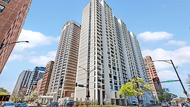 3200 N Lake Shore Dr APT 1611, Chicago, IL 60657 | Zillow