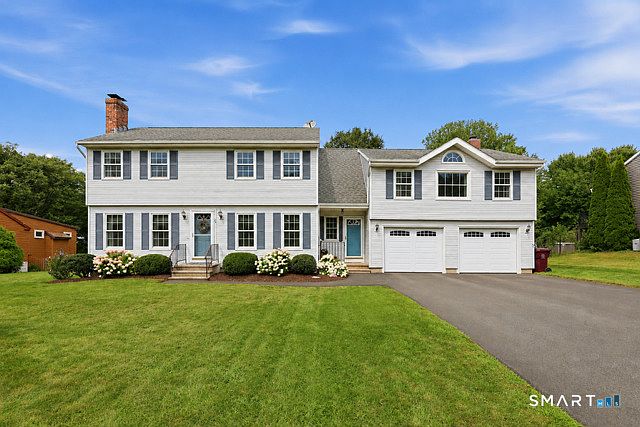 1st image of 84 Lake Garda Dr