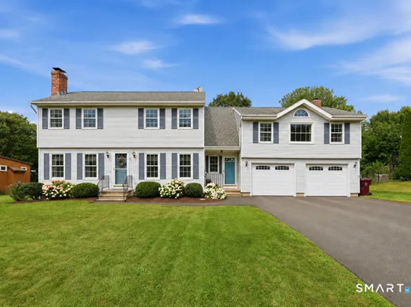 84 Lake Garda Dr, Unionville, CT 06085