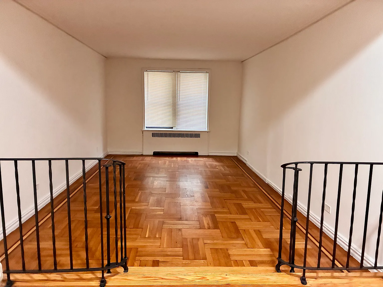 1 bed, 700 sqft, $2,300 — Photo 1