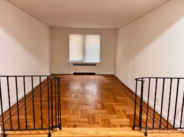 1 B St, Bronx, NY 10461