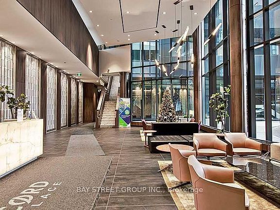 4th image of 90 Queens Wharf Rd #810
