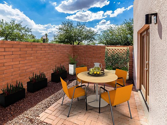PRIVATE PATIO (STAGED)