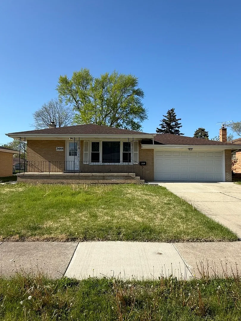 3 bed, 1208 sqft, $2,300 — Photo 1