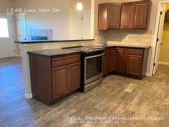 5th image of 1246 Lakeview Dr