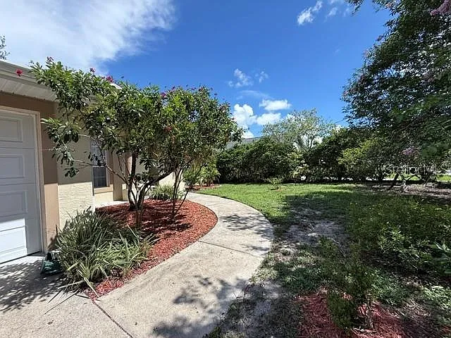 3 bed, 2.0 bath, 1581 sqft, $2,595 — Photo 4