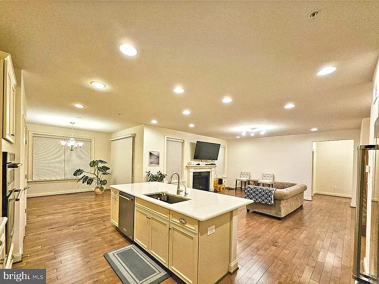 3332 Burton Dr — Photo 37