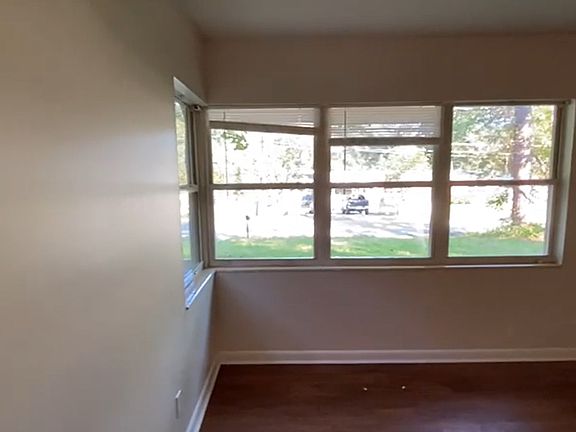 3rd image of 1118 Buckingham Dr #1