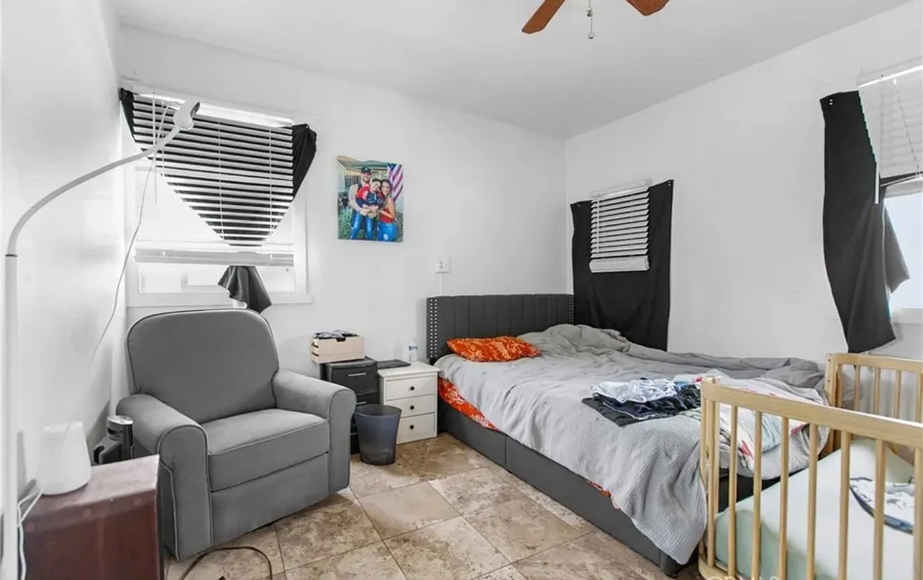 2 bed, 725 sqft, $2,300 — Photo 3