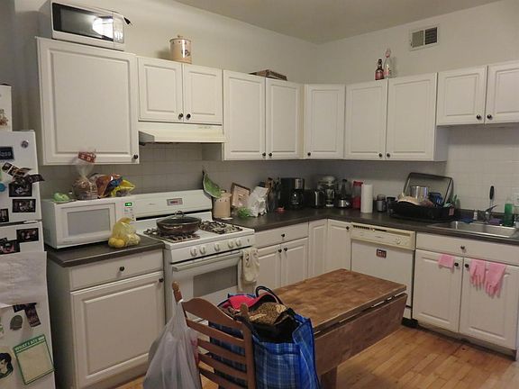 2nd image of 1628 N Oakley Ave #1F