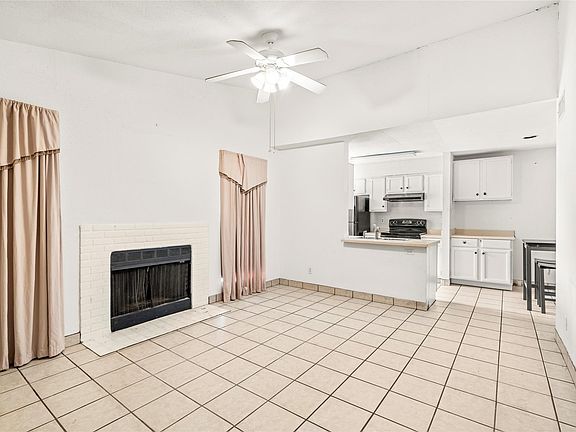 4th image of 3900 Woodchase Dr APT 138