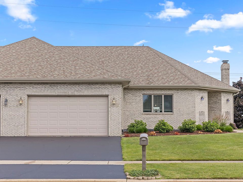 1st image of 21392 Sea Ray Ln