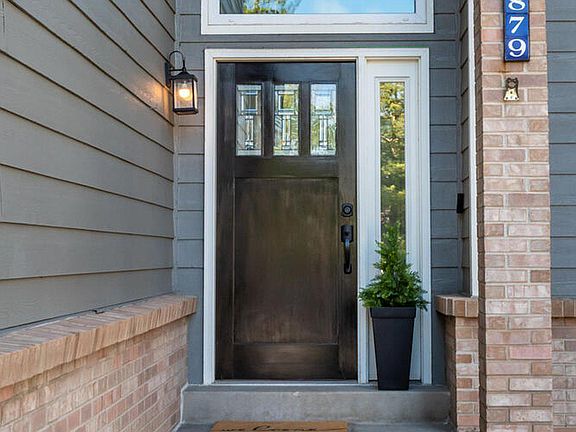 3rd image of 879 W Chestnut Cir