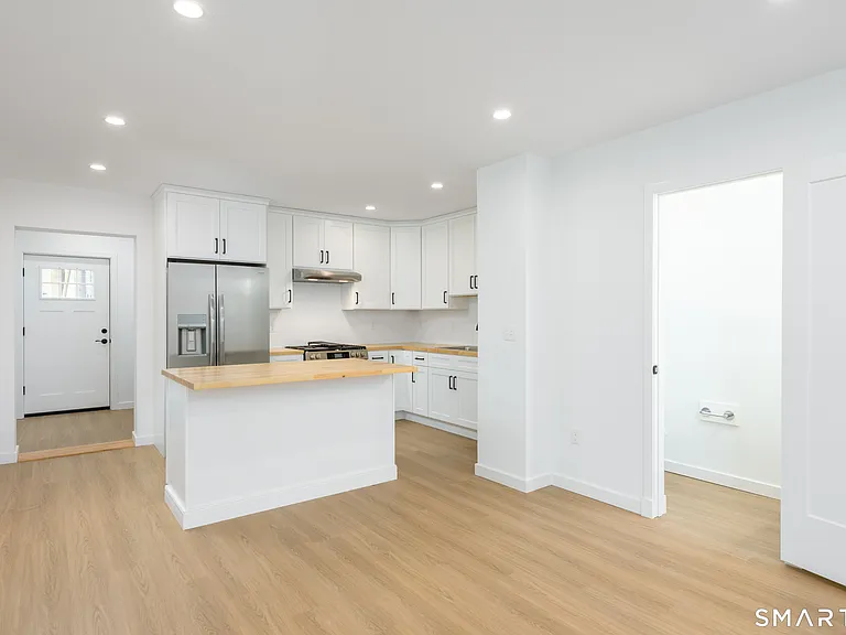 28 Townsend St — Photo 8