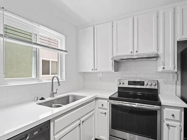 512 Sandalwood Pl #7 — Photo 6