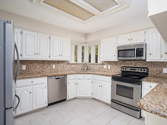 119 E Gardenia Ave — Photo 3