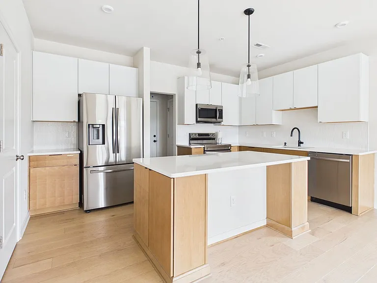 1900 Roseneath Rd #10B — Photo 6