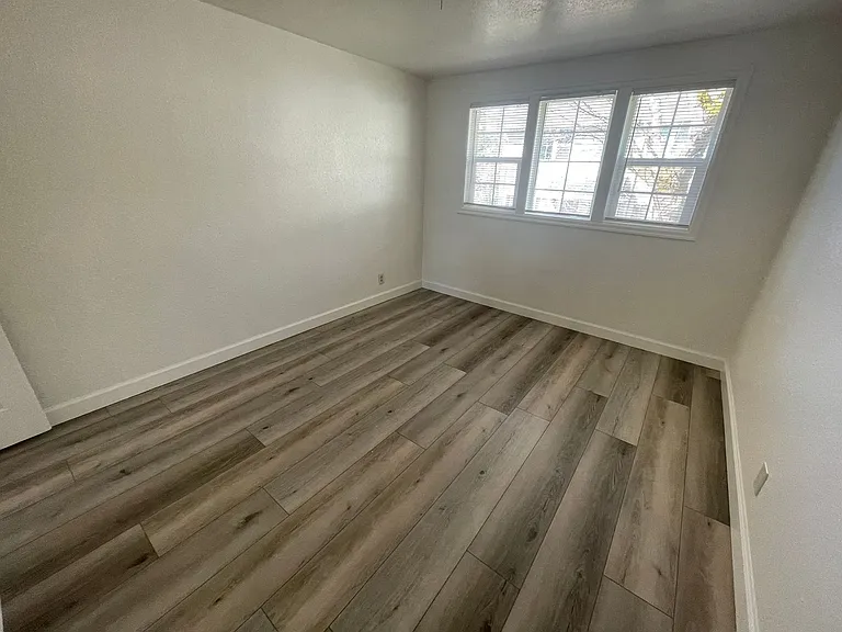 Vista Terrace — Photo 29