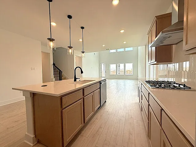 17141 Oxborough Dr — Photo 8