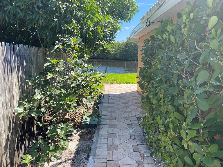Side yard