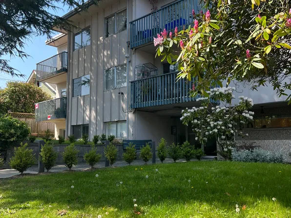 126 Mount Benson St #208, Nanaimo, BC V9S 1B3